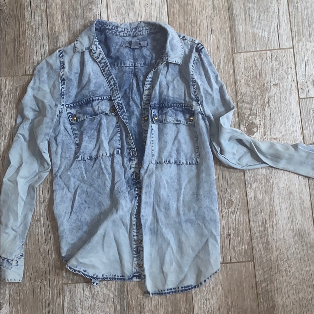 Light wash button up